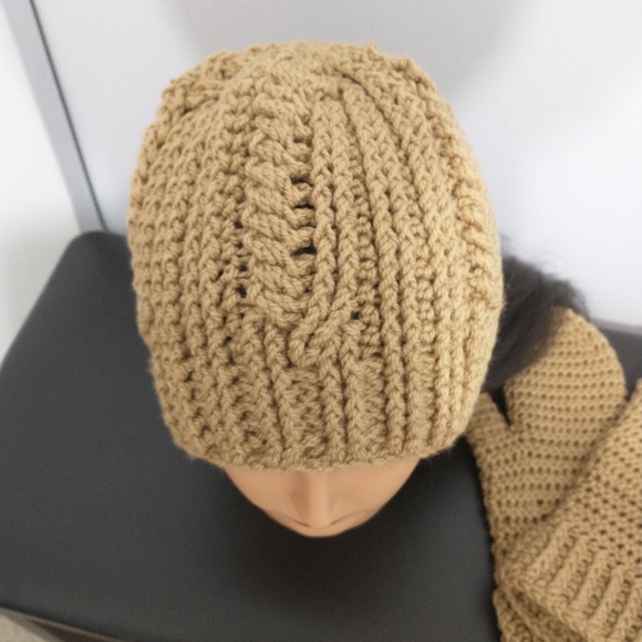 Handmade Mittens & Cable Stitch Beanie Set - Picture 8 of 8